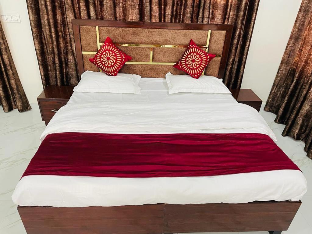 Zora Park Hotel Visakhapatnam Bagian luar foto